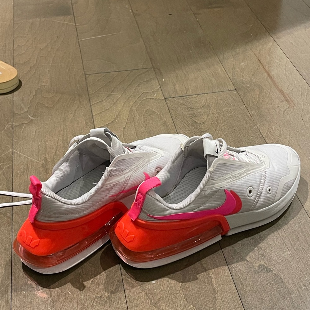 Nike air sneakers, size 7.5